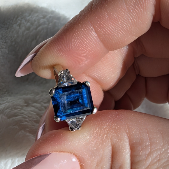 Sterling Silver 925 Emerald Cut Blue Sapphire CZ Ring Size 7 - Picture 2 of 5
